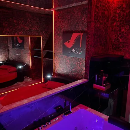 Love hotel L'h Lion's Red Castrovillari