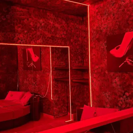 Love hotel L'h Lion's Red Castrovillari