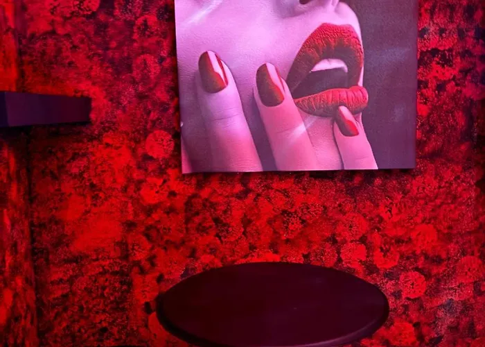 L'h Lion's Red קסטרווילארי