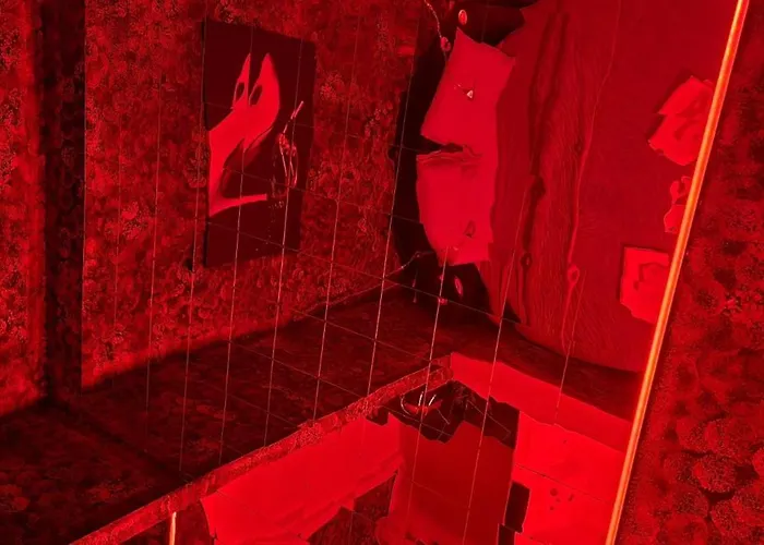 מלון אהבה L'h Lion's Red